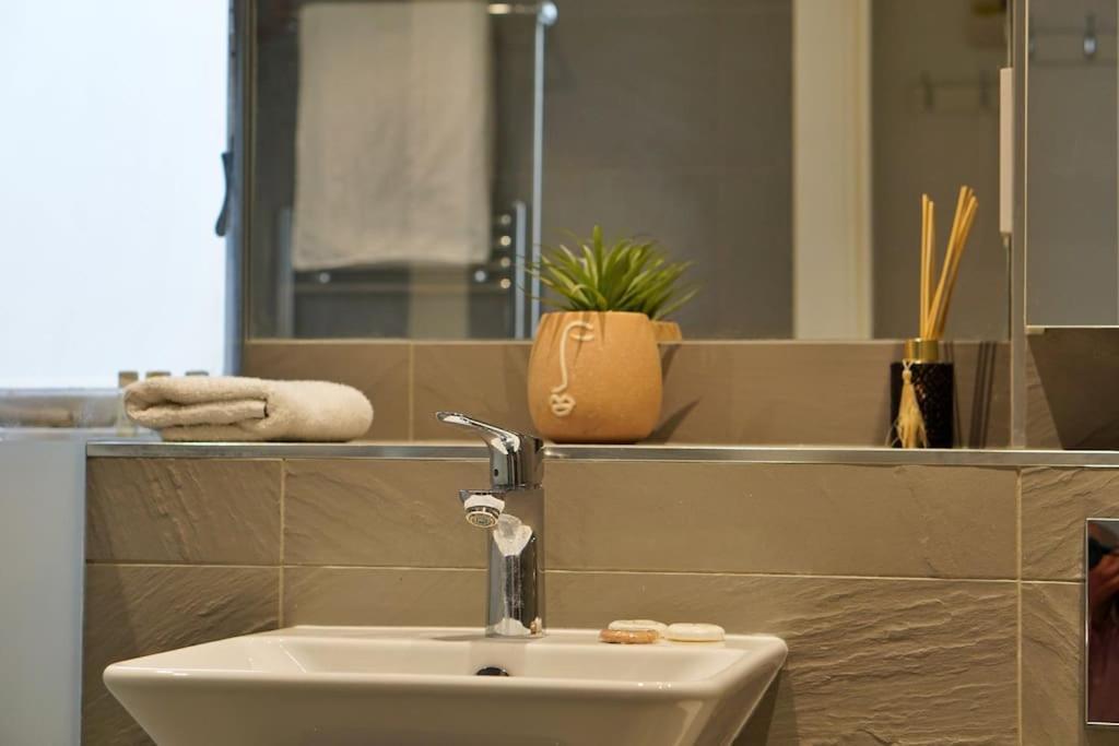 Notting Hill - Portobello Road Lux Home F7 ลอนดอน ภายนอก รูปภาพ